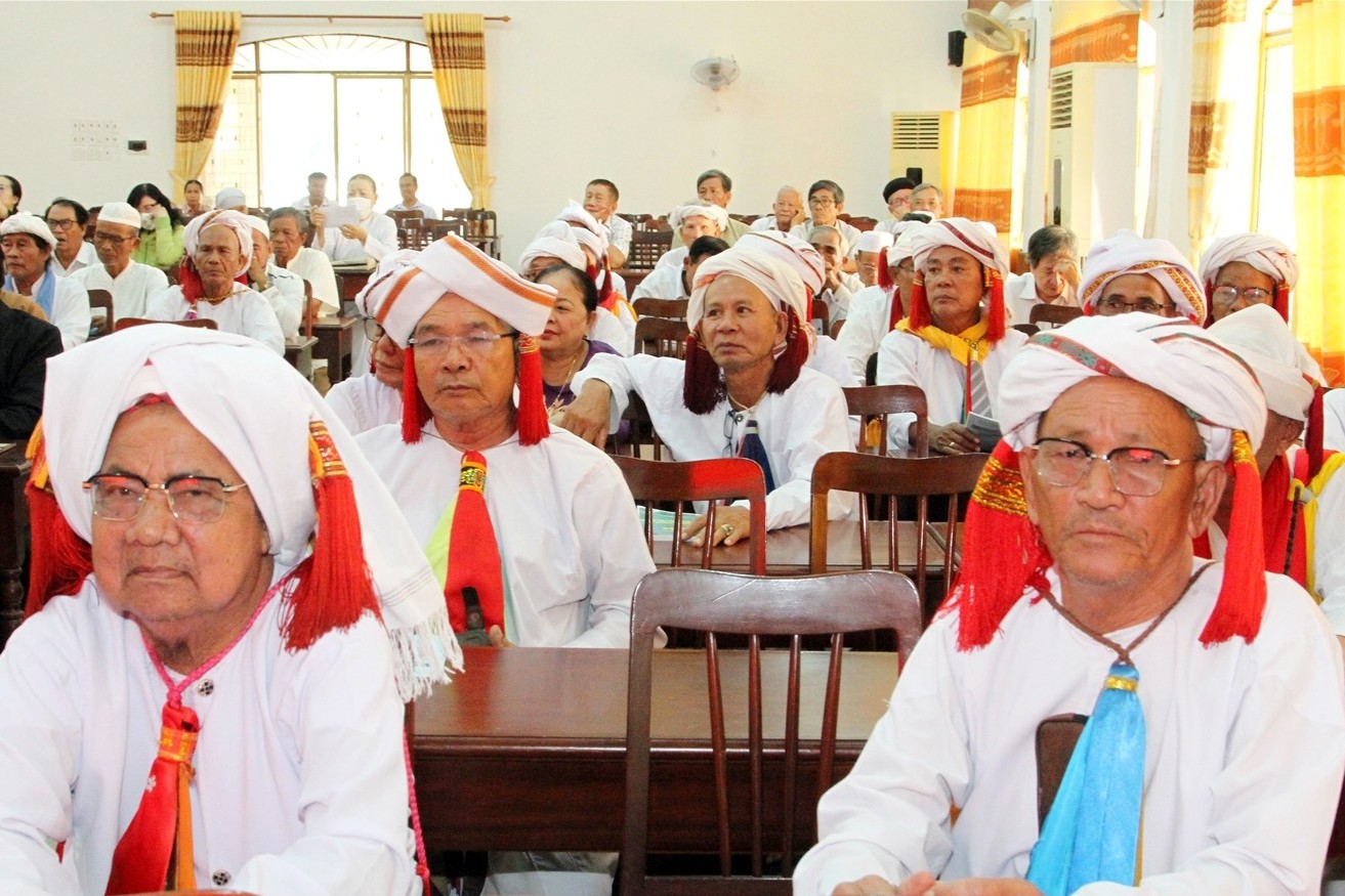 Hoàn thiện quy định về hoạt động đào tạo, bồi dưỡng, tổ chức hội nghị, hội thảo của tổ chức tôn giáo theo Luật Tín ngưỡng, tôn giáo