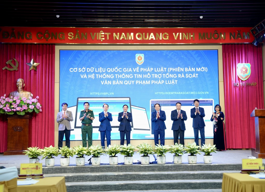 Lễ Khai trương Cơ sở dữ liệu quốc gia về pháp luật (phiên bản mới) và Hệ thống thông tin hỗ trợ tổng rà soát văn bản quy phạm pháp luật