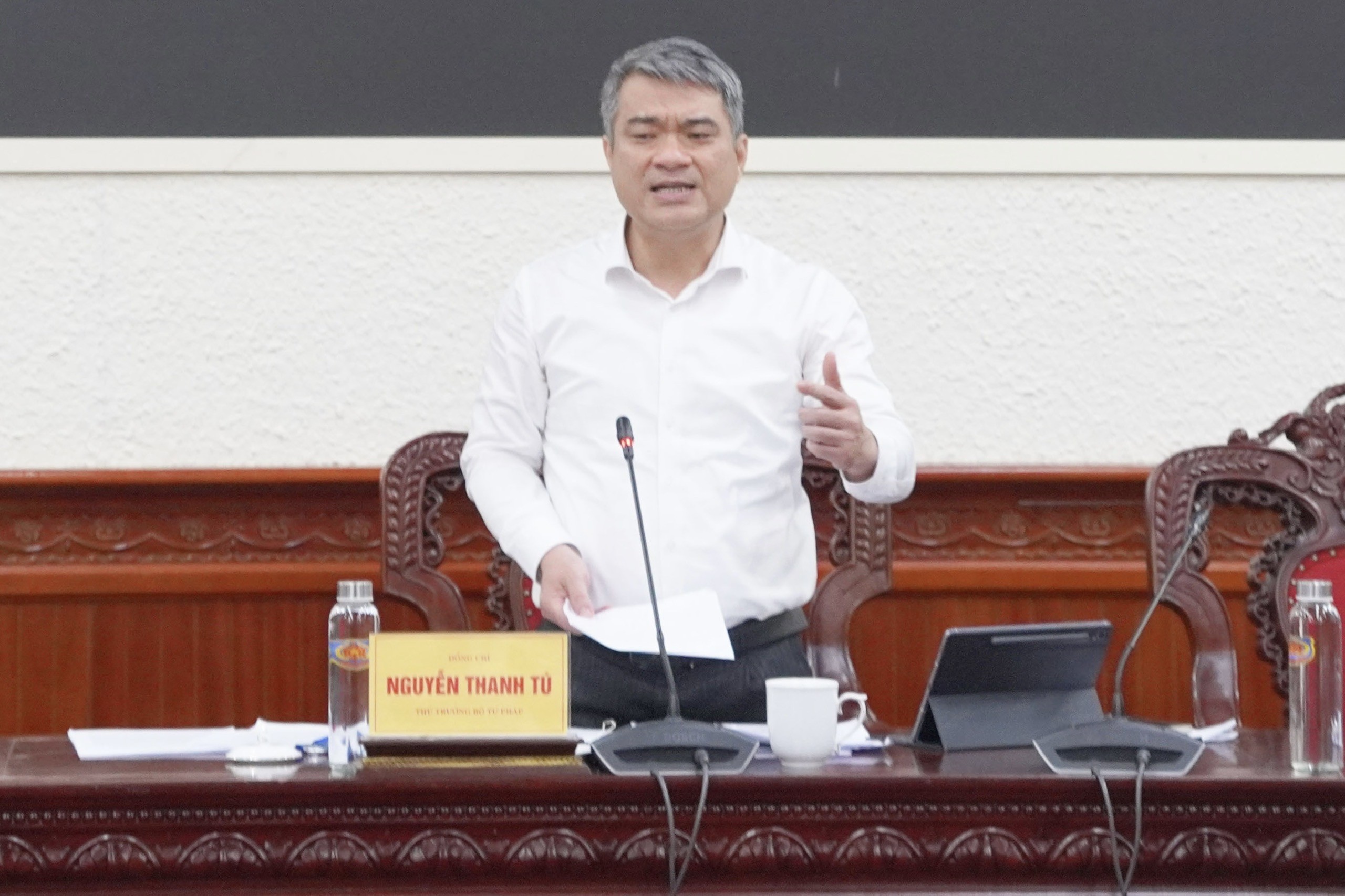 Xây dựng môi trường kinh doanh bất động sản thông thoáng, minh bạch, an toàn, tạo thuận lợi cho doanh nghiệp và người dân