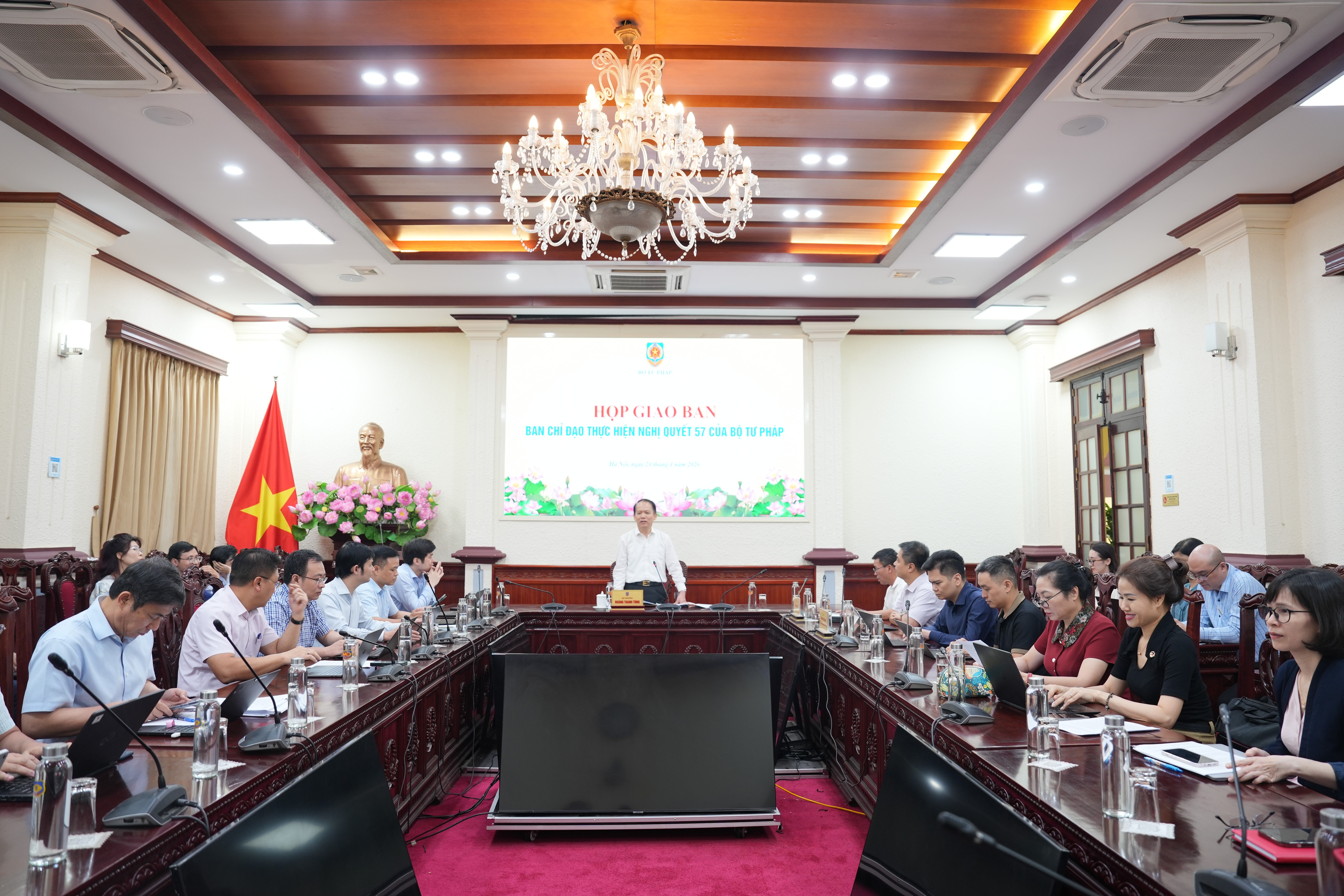 Bảo đảm tiến độ, chất lượng các nhiệm vụ triển khai thực hiện Nghị quyết số 57-NQ/TW