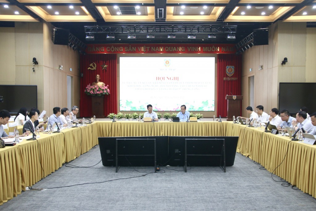 Tiếp tục hoàn thiện pháp luật về khoa học, công nghệ, đổi mới sáng tạo và chuyển đổi số