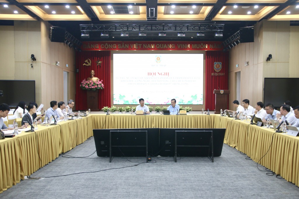Tiếp tục hoàn thiện pháp luật về khoa học, công nghệ, đổi mới sáng tạo và chuyển đổi số