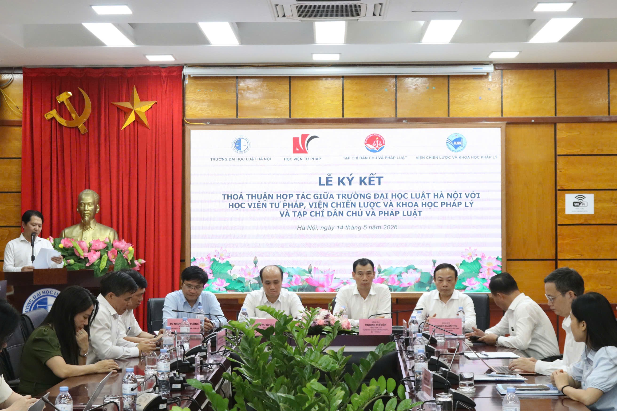 Tăng cường hợp tác trong đào tạo, nghiên cứu khoa học pháp lý và truyền thông