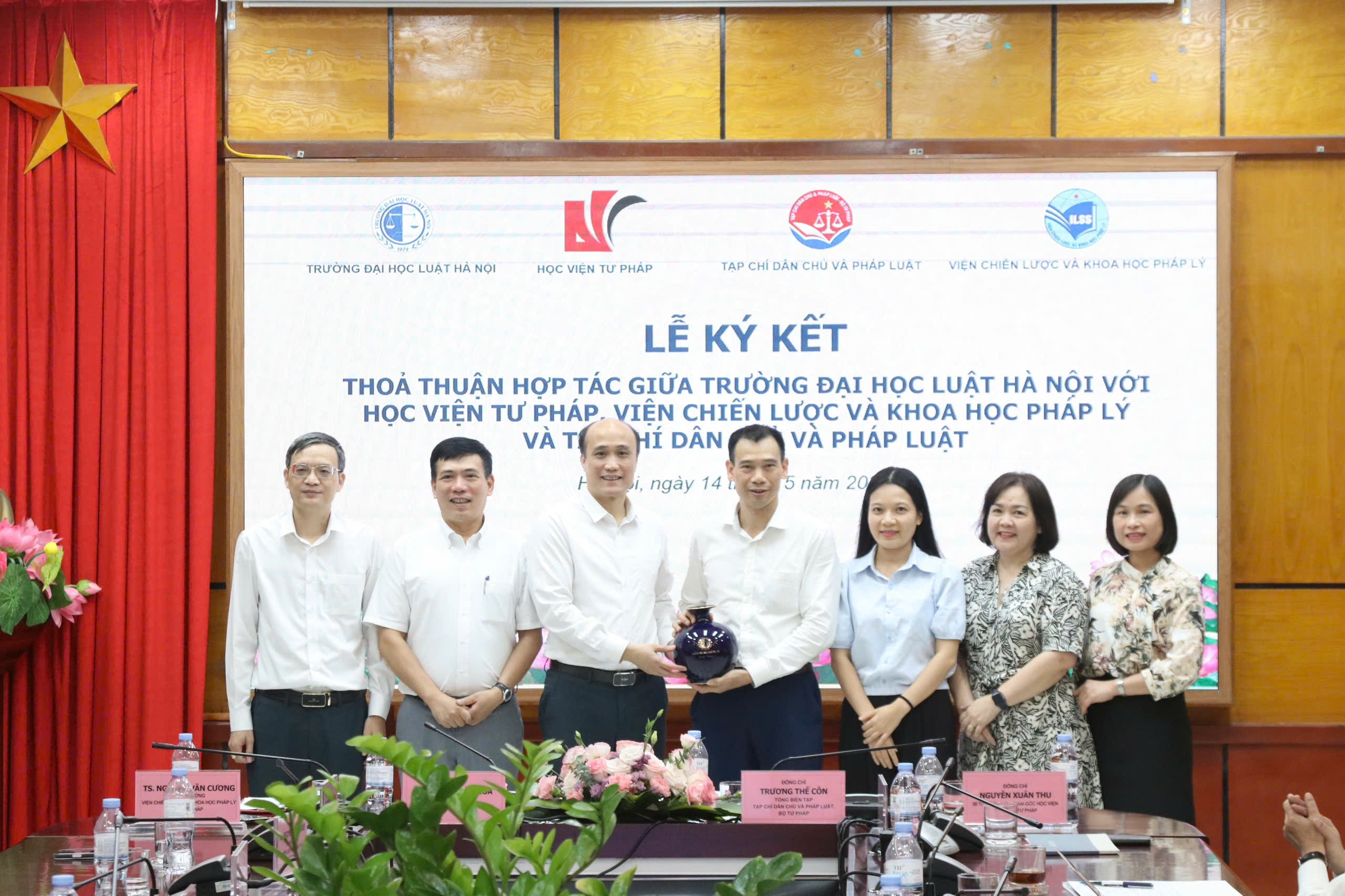 Tăng cường hợp tác trong đào tạo, nghiên cứu khoa học pháp lý và truyền thông