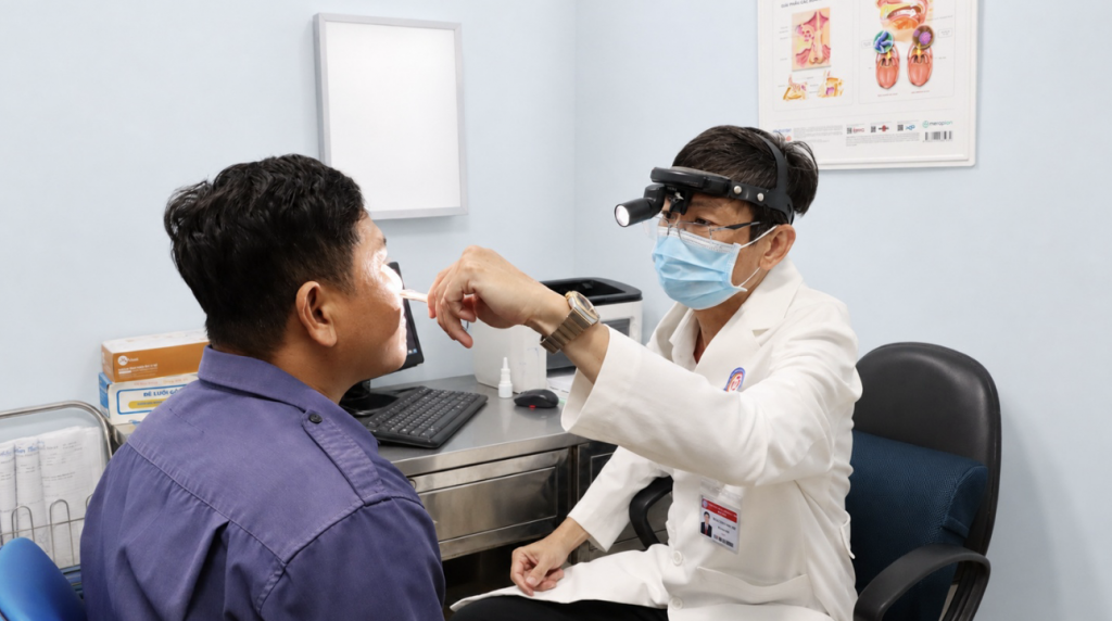 Thăm khám bởi đội ngũ y Bác sĩ giàu kinh nghiệm