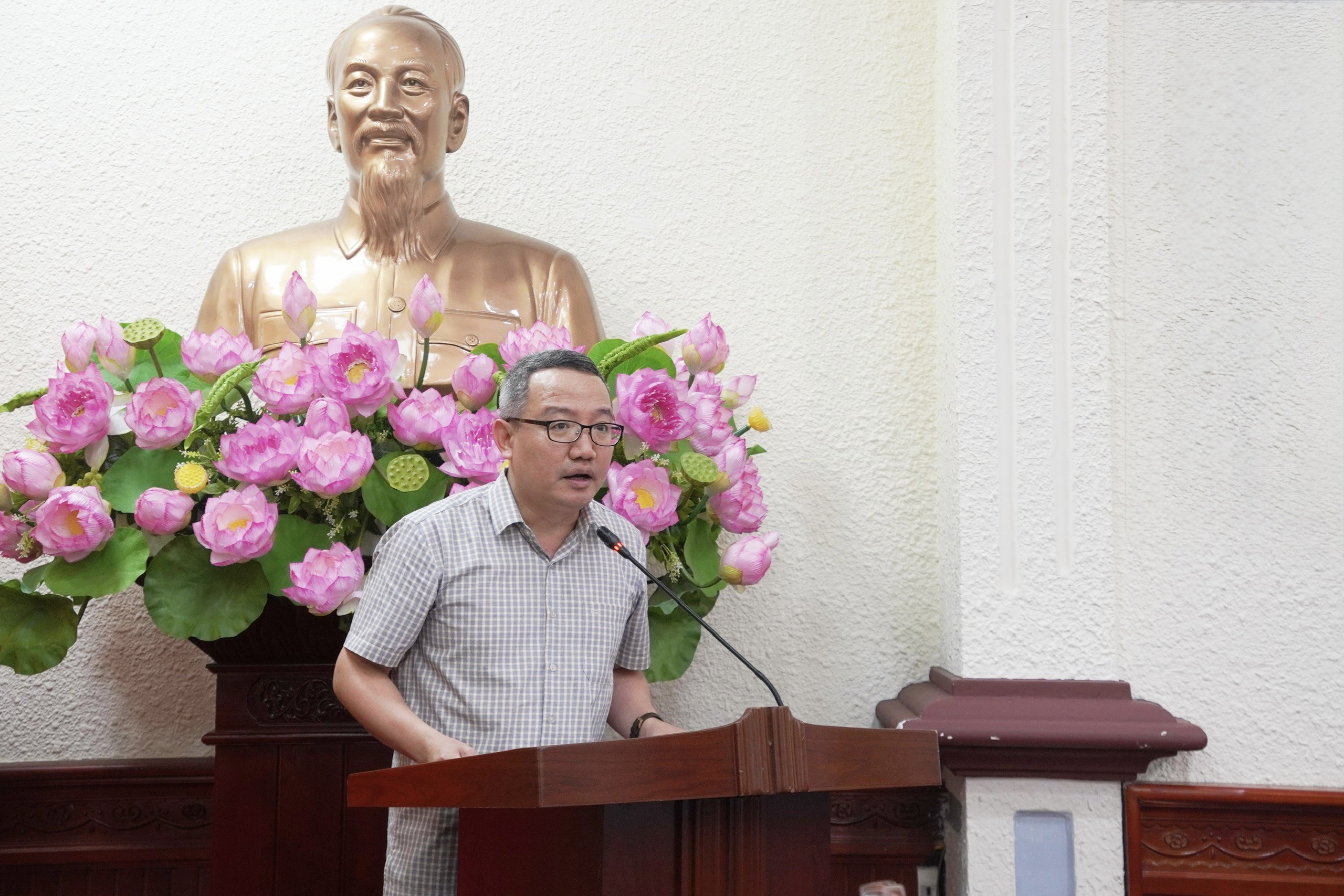 Tiếp cận toàn diện, biện chứng trong áp dụng các tiêu chí rà soát văn bản quy phạm pháp luật