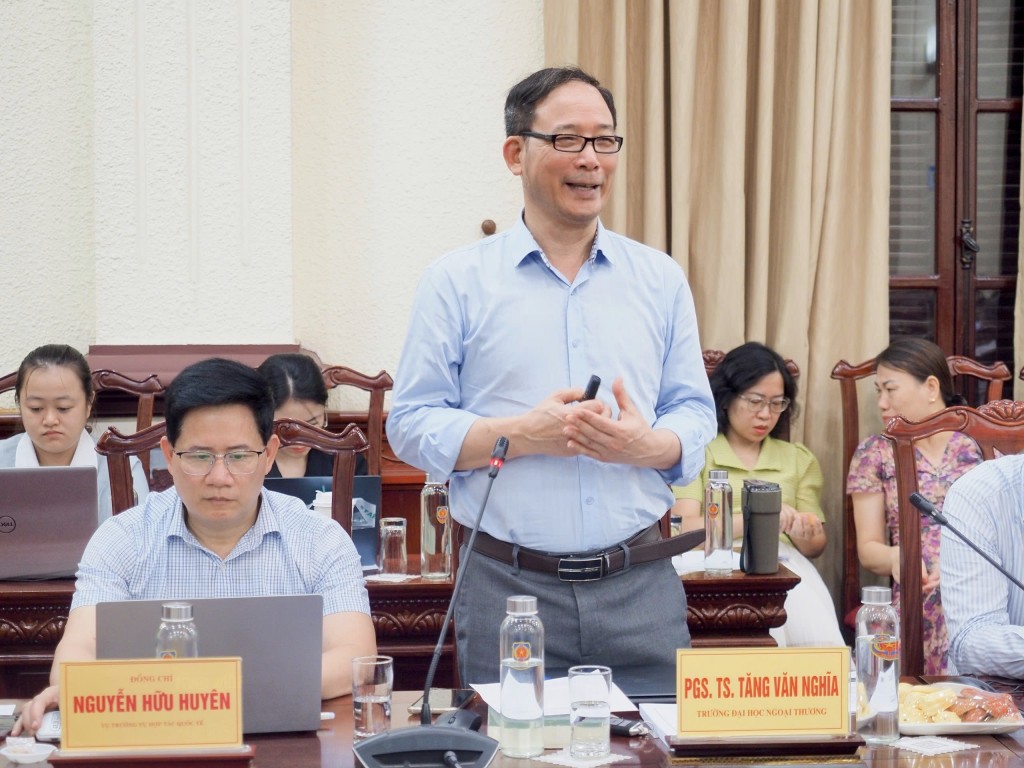 Xây dựng khung pháp lý bảo vệ lợi ích hợp pháp của các cá nhân, tổ chức Việt Nam trong giao dịch xuyên biên giới
