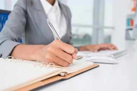 Công ty không trả lương, hồ sơ khi người lao động đơn phương xin nghỉ việc có báo trước thì có đúng pháp luật không?