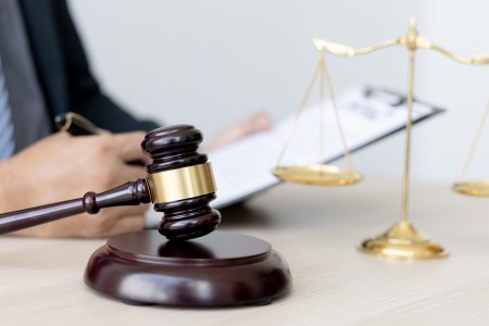 Có được làm thêm cho các công ty khác hay không?
