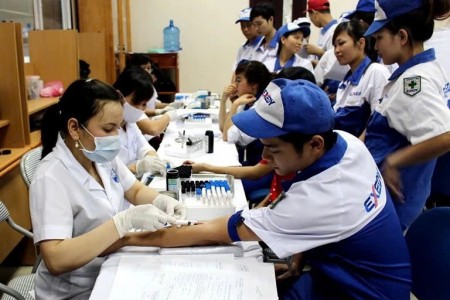 Công ty có bắt buộc phải tổ chức khám sức khỏe định kỳ cho người lao động không?