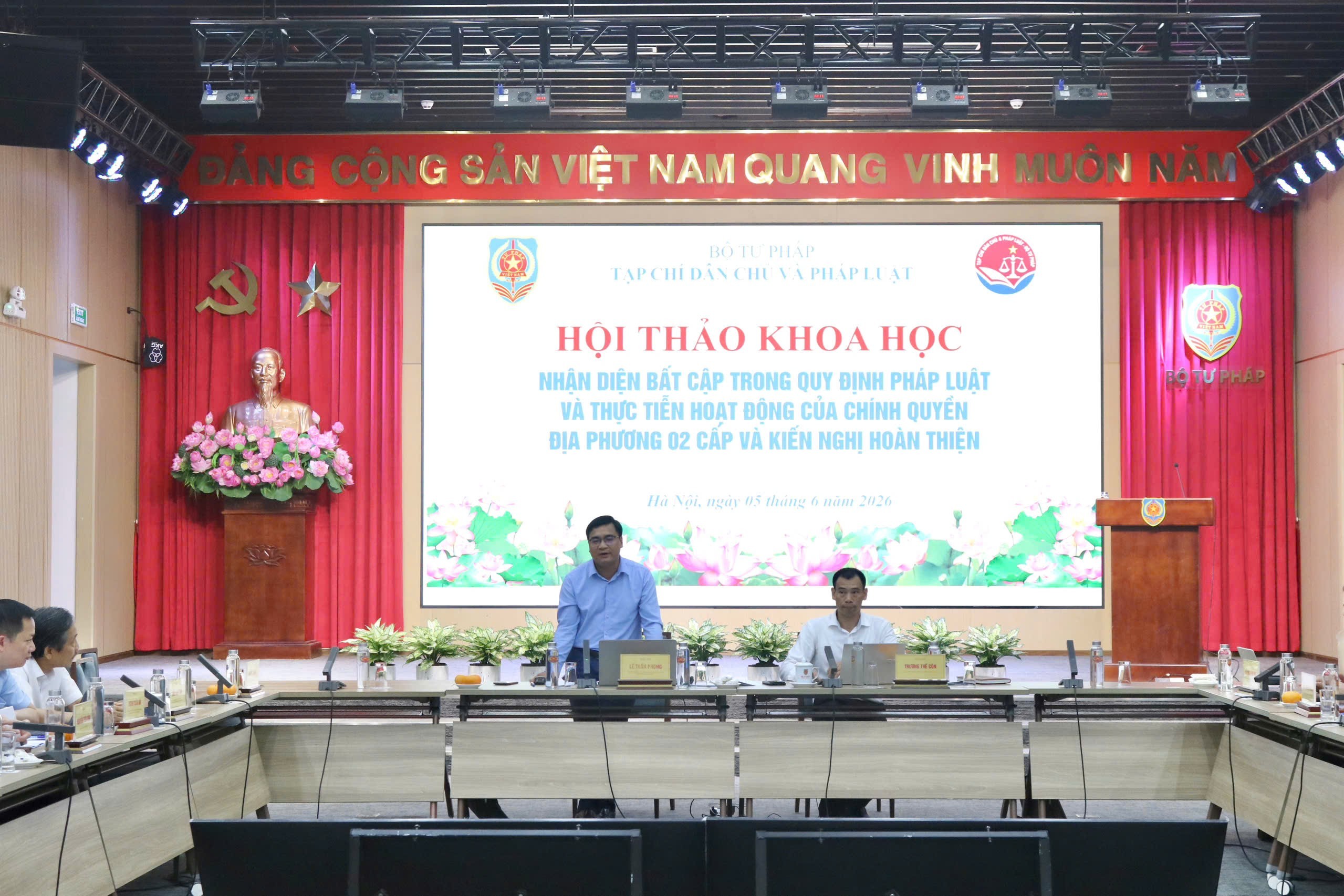Tiếp tục hoàn thiện thể chế, nâng cao hiệu lực, hiệu quả hoạt động của chính quyền địa phương 02 cấp