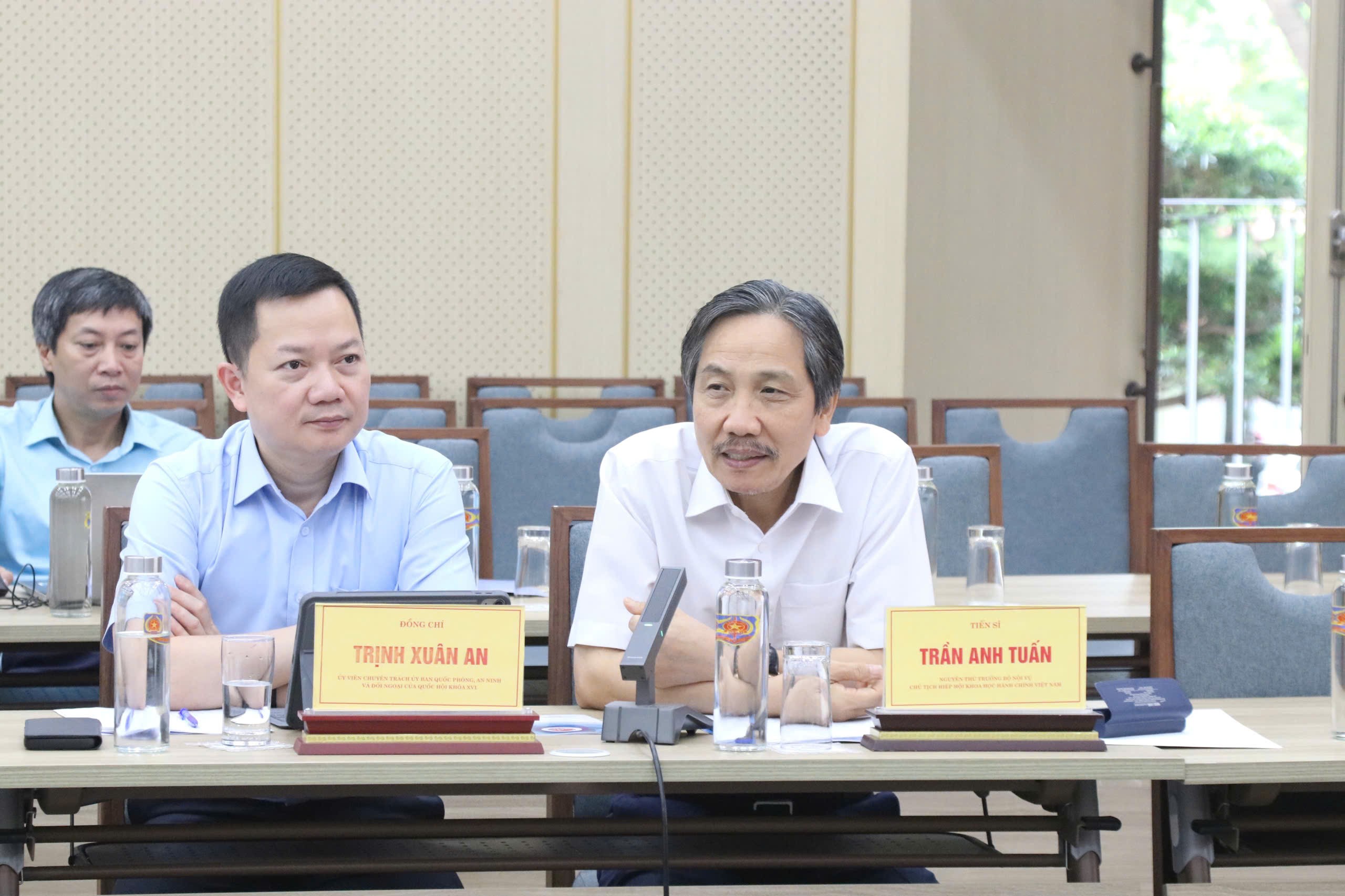 Tiếp tục hoàn thiện thể chế, nâng cao hiệu lực, hiệu quả hoạt động của chính quyền địa phương 02 cấp