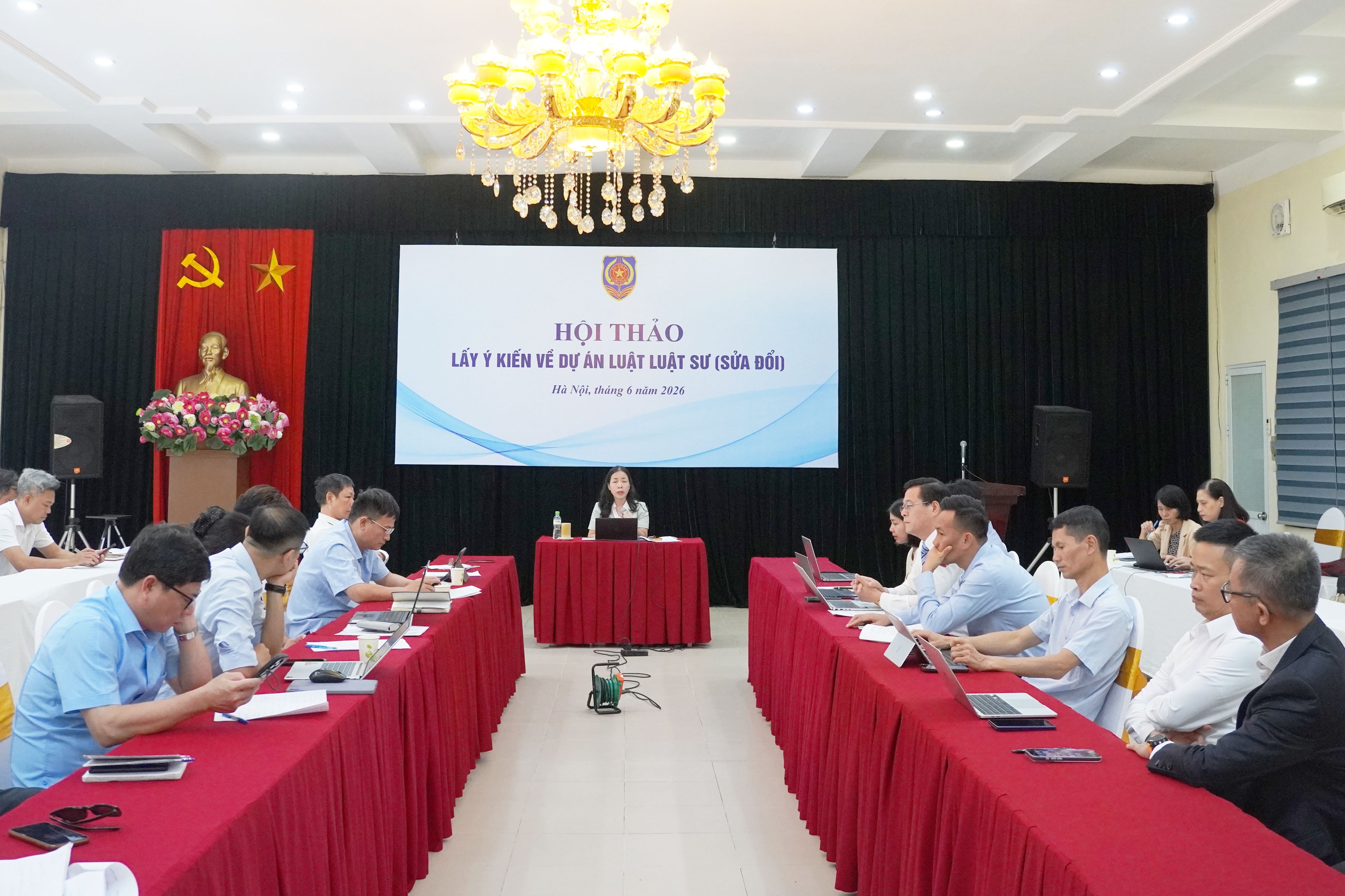 Hoàn thiện hành lang pháp lý về luật sư và hành nghề luật sư trong tình hình mới