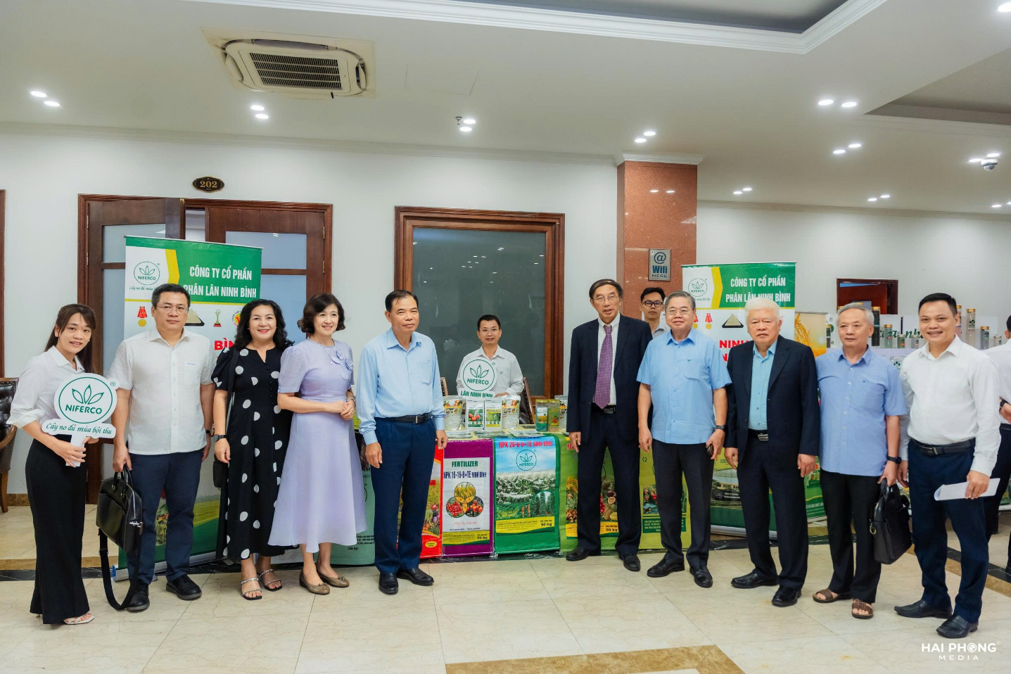 Phân lân Ninh Bình tiếp tục khẳng định vị thế là một trong những doanh nghiệp sản xuất phân bón uy tín của Việt Nam