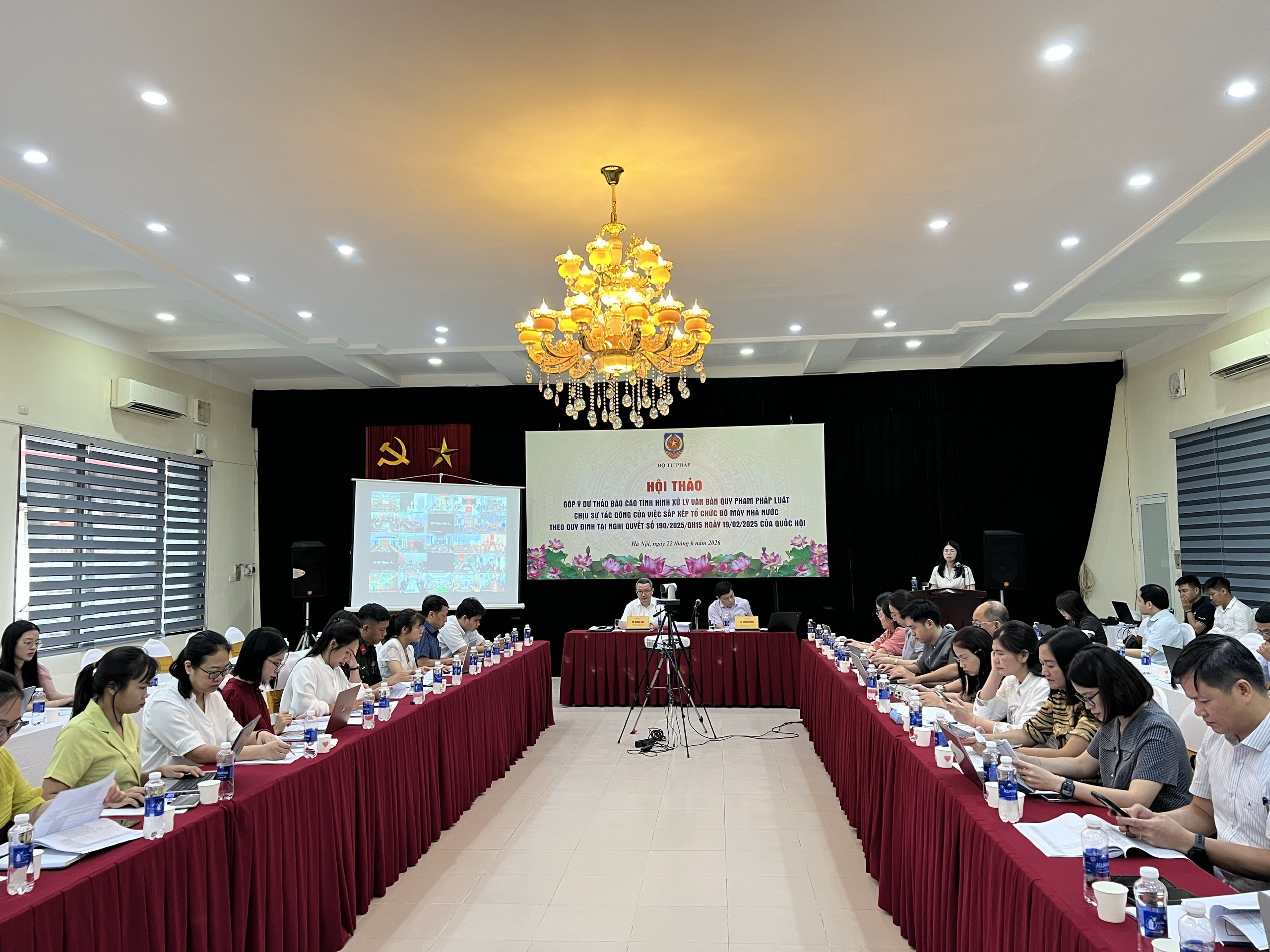 Khẩn trương thực hiện rà soát, xử lý văn bản quy phạm pháp luật nhằm bảo đảm hệ thống pháp luật phù hợp với tổ chức bộ máy mới