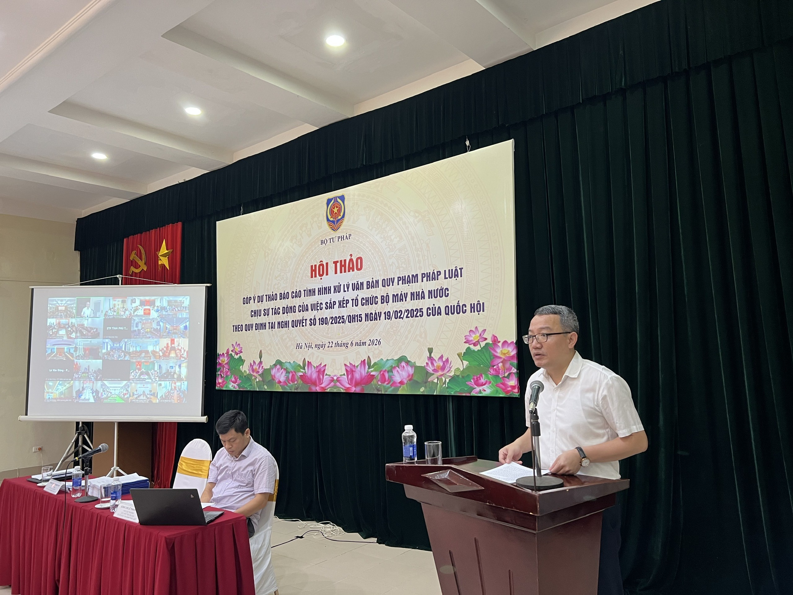 Khẩn trương thực hiện rà soát, xử lý văn bản quy phạm pháp luật nhằm bảo đảm hệ thống pháp luật phù hợp với tổ chức bộ máy mới