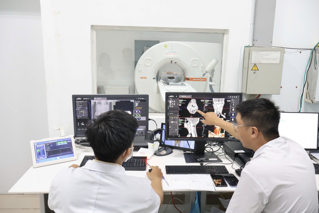 Bệnh viện Đa khoa Ninh Thuận triển khai khám bệnh ngoài giờ, tạo thuận lợi cho người dân
