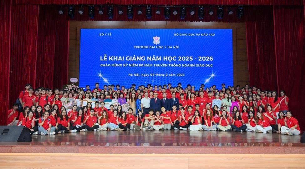 Tăng cường đầu tư phát triển Trường Đại học Y Hà Nội – giải pháp chiến lược xây dựng nguồn nhân lực y tế chất lượng cao cho đất nước