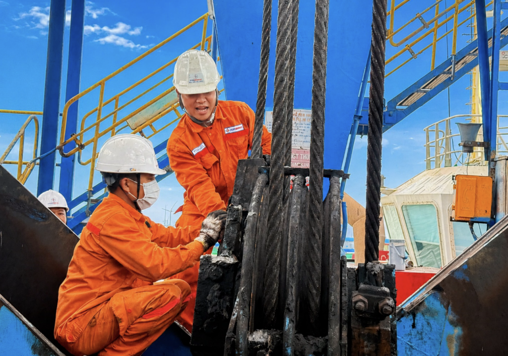 Công tác bảo dưỡng thiết bị được triển khai theo kế hoạch nhằm bảo đảm khả năng sẵn sàng của các tổ máy.