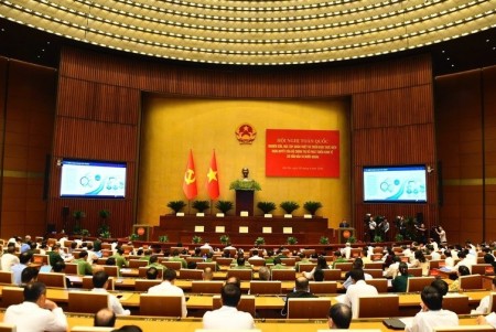 Phát triển kinh tế có vốn đầu tư nước ngoài gắn với năng lực tự chủ chiến lược, năng lực sản xuất, công nghệ và sức cạnh tranh