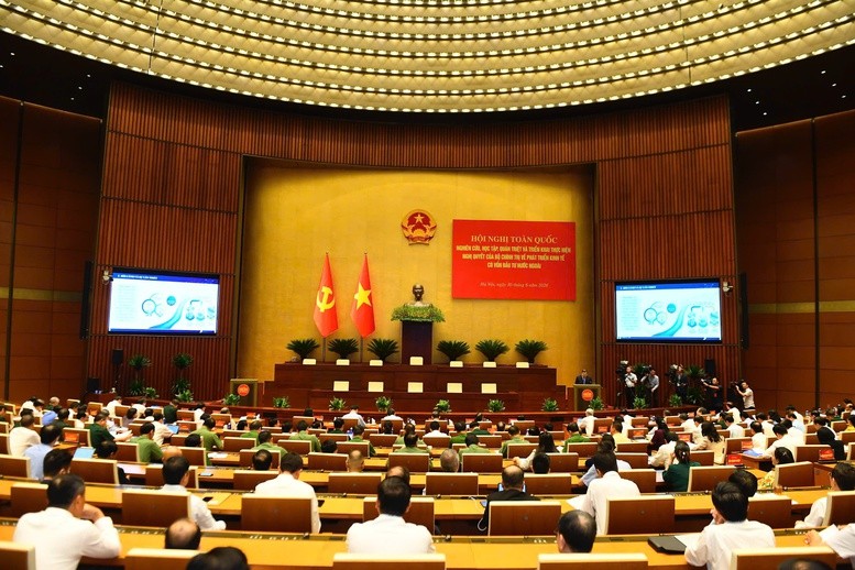 Phát triển kinh tế có vốn đầu tư nước ngoài gắn với năng lực tự chủ chiến lược, năng lực sản xuất, công nghệ và sức cạnh tranh