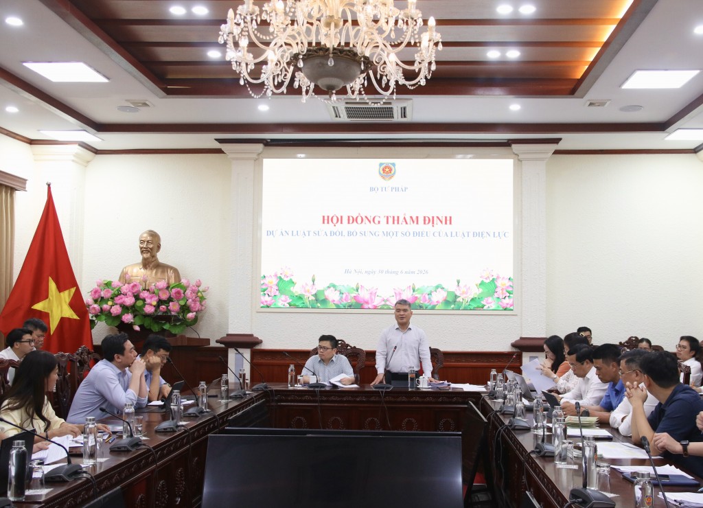 Hoàn thiện khuôn khổ pháp lý về điện lực đáp ứng yêu cầu phát triển mới
