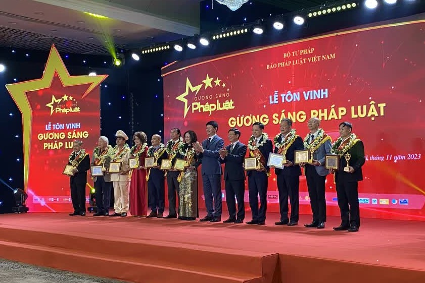 Bộ Tư pháp ban hành Kế hoạch bình chọn và vinh danh “Gương sáng Pháp luật” năm 2026