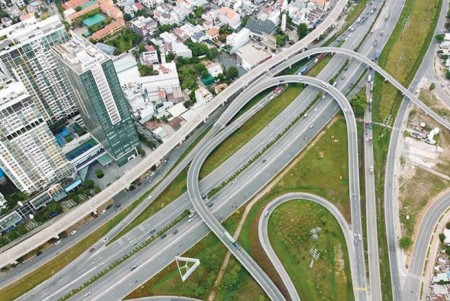 Pháp luật về khai thác quỹ đất nhằm tạo vốn phát triển kết cấu hạ tầng giao thông - Kinh nghiệm quốc tế và gợi mở đối với Việt Nam