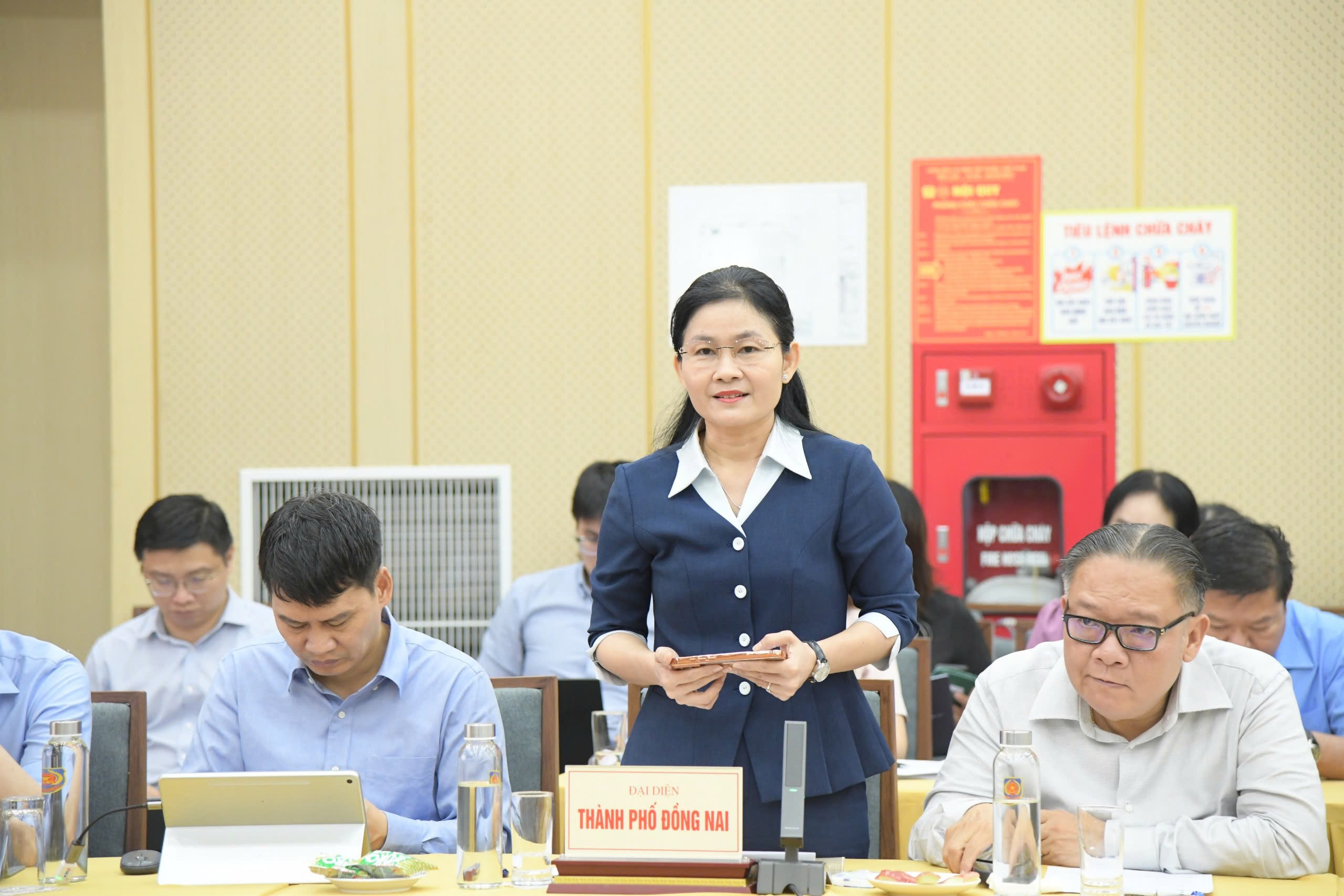 Xây dựng cơ chế, chính sách thúc đẩy phát triển đô thị đặc biệt và khu kinh tế đặc biệt