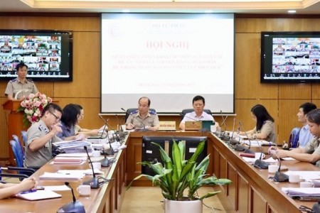 Phân cấp, phân quyền, cắt giảm, đơn giản hóa thủ tục hành chính trong thi hành án dân sự nhằm nâng cao hiệu quả phục vụ người dân, doanh nghiệp đáp ứng yêu cầu phát triển đất nước trong kỷ nguyên mới