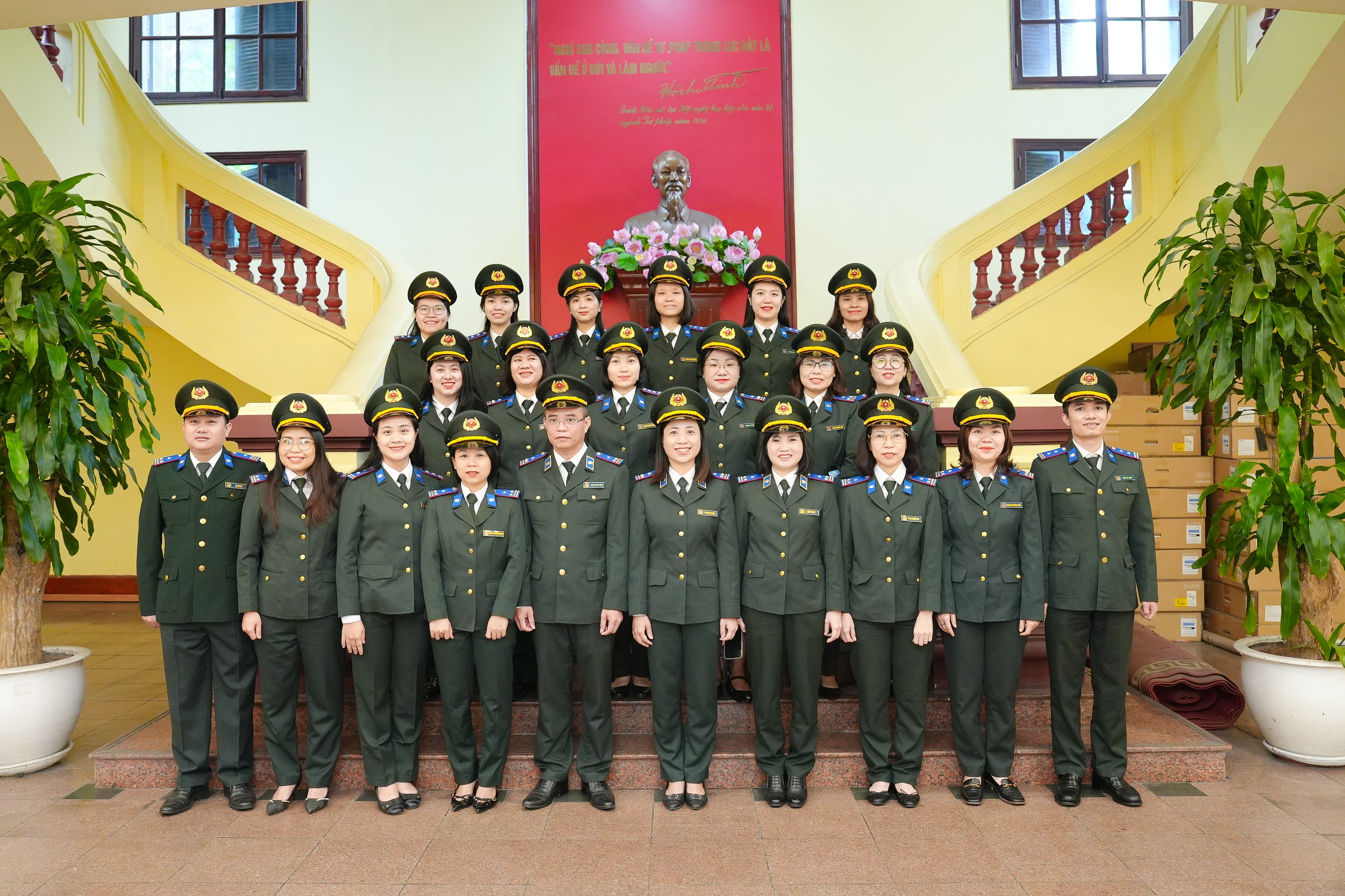 Công tác đánh giá cán bộ, công chức và thi đua, khen thưởng trong Hệ thống Thi hành án dân sự - Động lực phát triển qua 80 năm xây dựng và phát triển