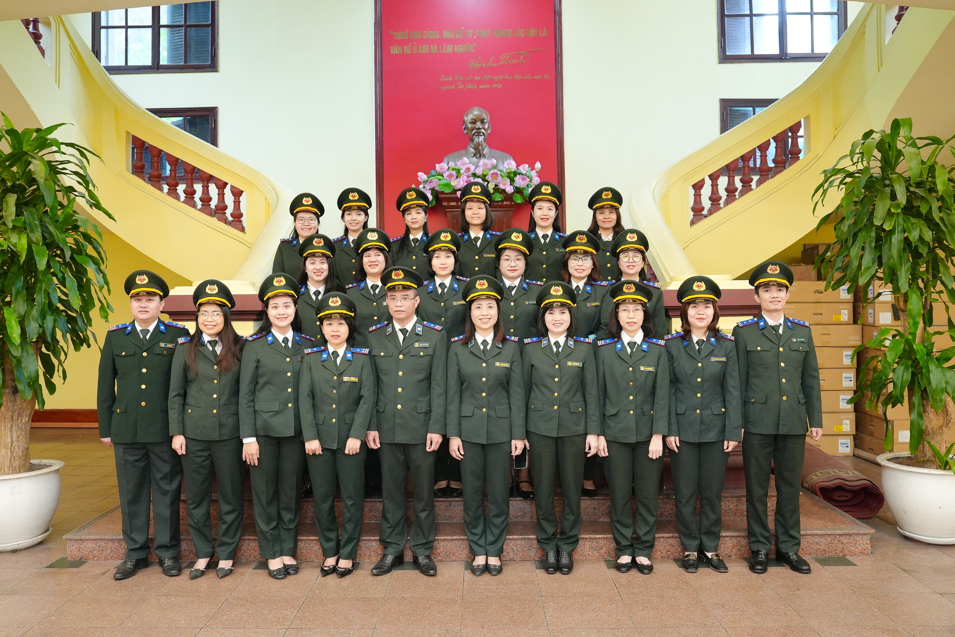 Công tác đánh giá cán bộ, công chức và thi đua, khen thưởng trong Hệ thống Thi hành án dân sự - Động lực phát triển qua 80 năm xây dựng và phát triển