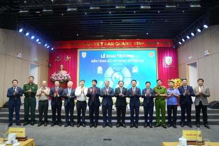 Chuyển đổi số trong thi hành án dân sự: Dấu ấn 80 năm từng bước hiện đại hóa hoạt động, kiến tạo nền quản trị dữ liệu và điều hành thông minh