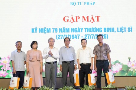 Bộ Tư pháp phát huy truyền thống "Uống nước nhớ nguồn", tri ân người có công với cách mạng
