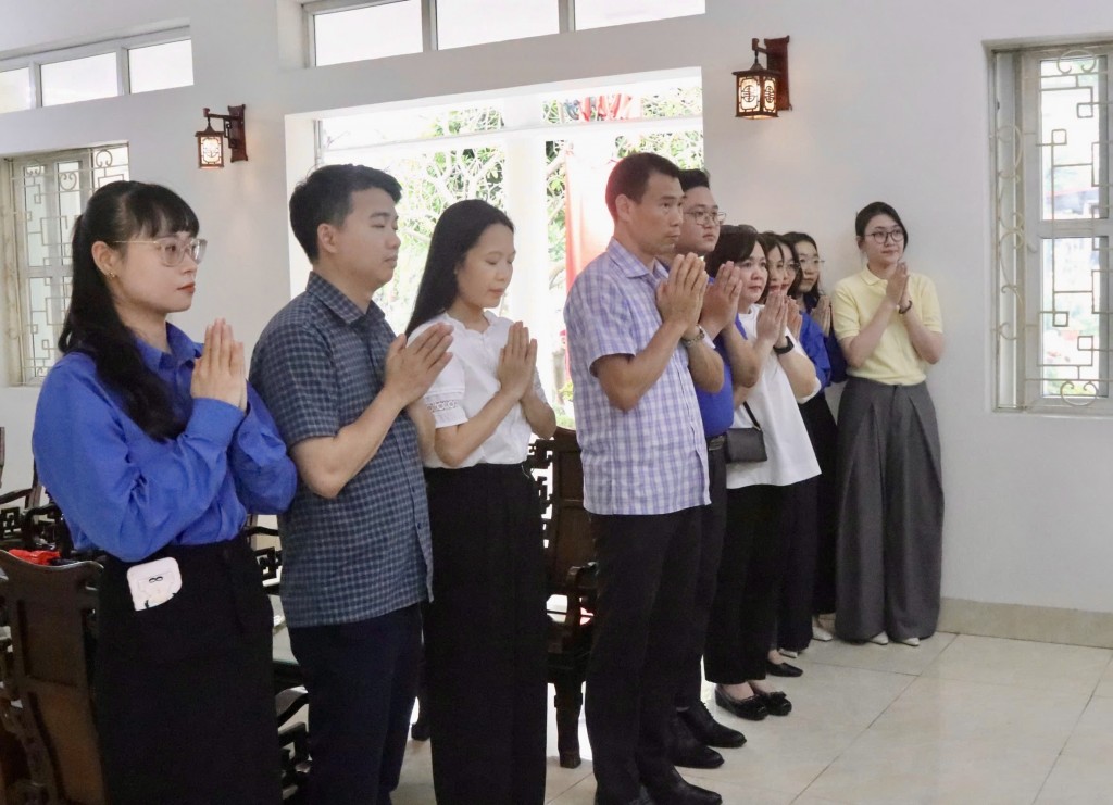 Tạp chí Dân chủ và Pháp luật tổ chức các hoạt động tri ân nhân kỷ niệm 79 năm Ngày Thương binh - Liệt sĩ