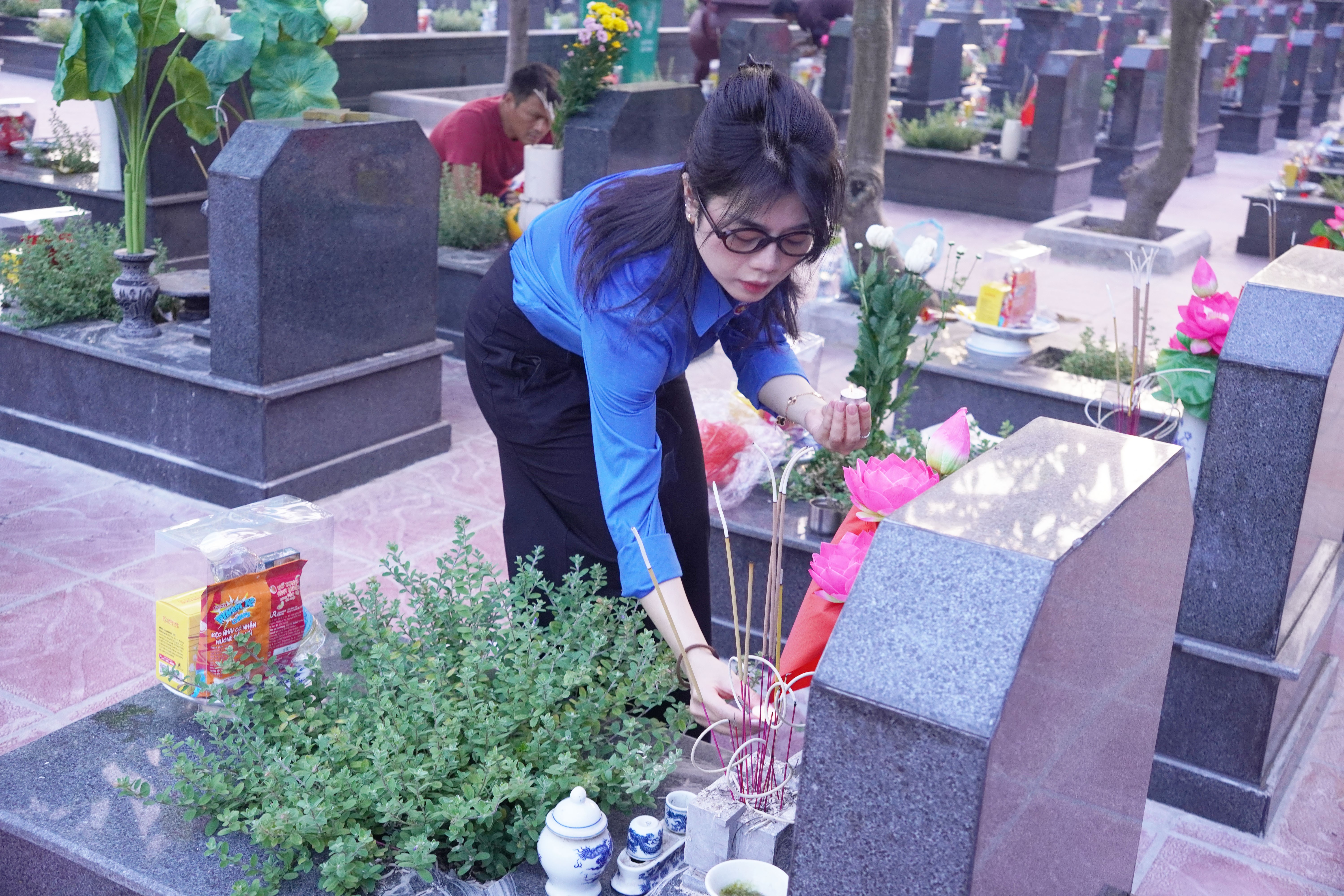 Đoàn Thanh niên Bộ Tư pháp tổ chức Lễ thắp nến tri ân các anh hùng liệt sĩ