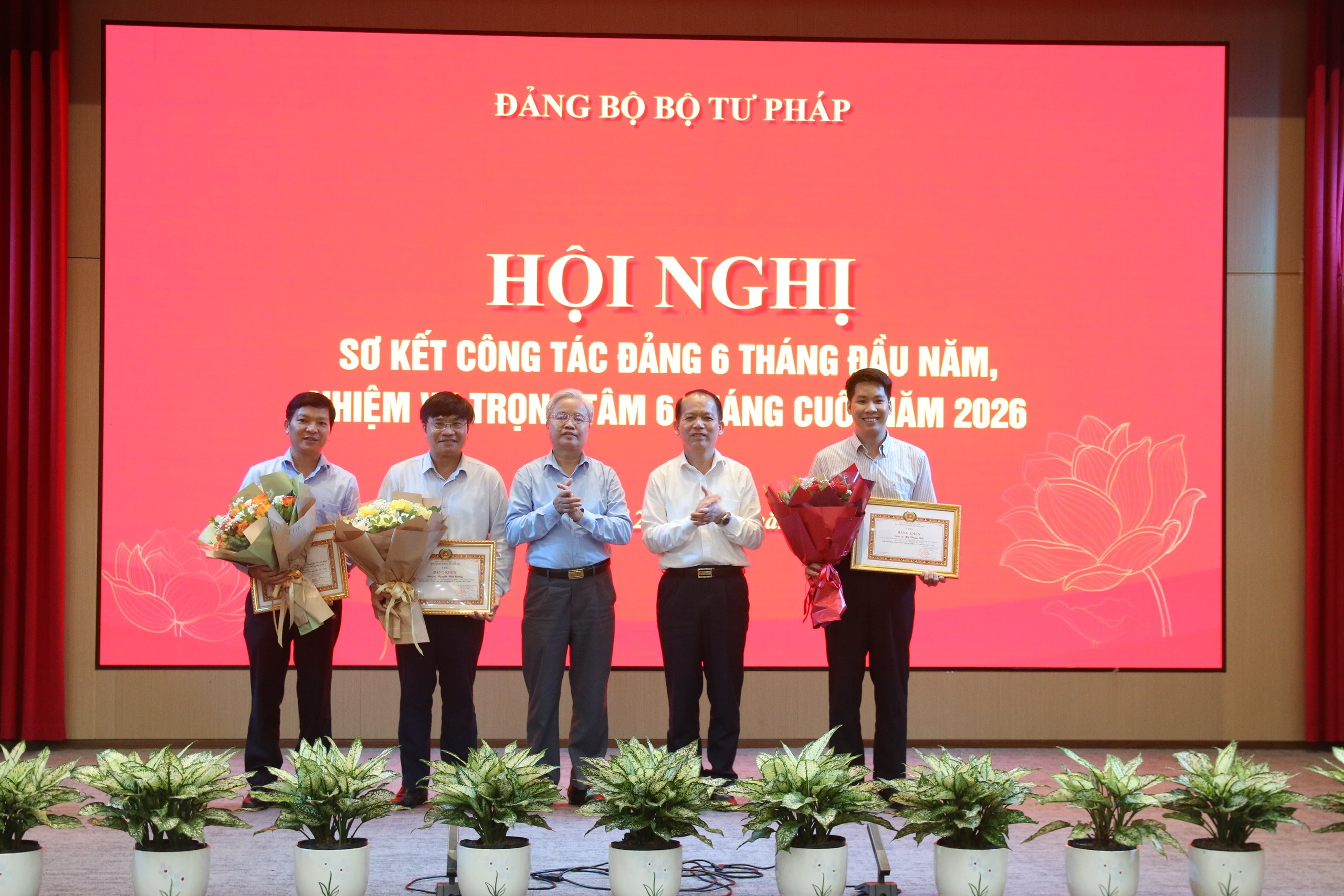 Đảng bộ Bộ Tư pháp tập trung thực hiện hiệu quả các nhiệm vụ trọng tâm 6 tháng cuối năm 2026