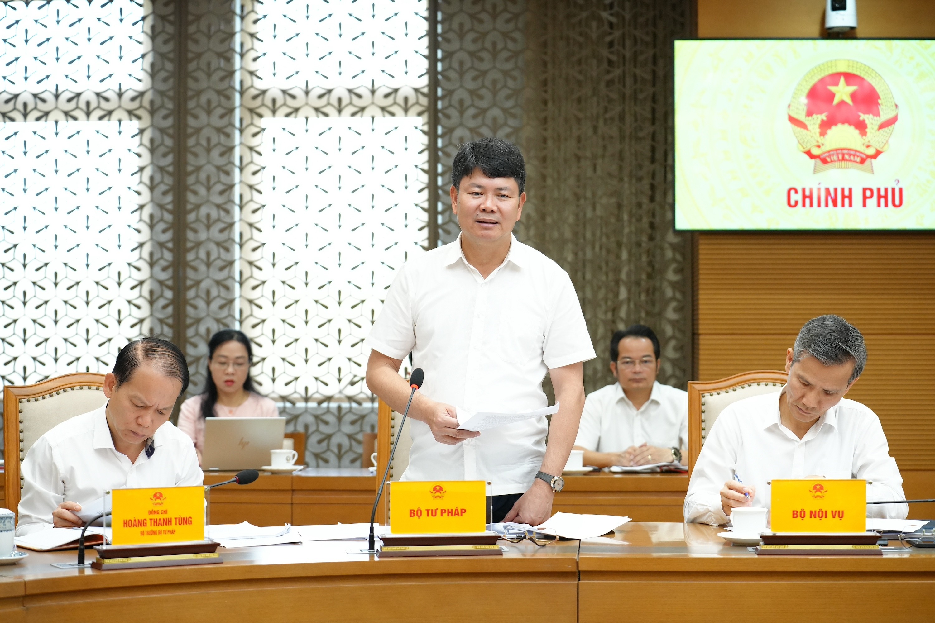 Khẩn trương chỉnh lý báo cáo, kết quả tổng rà soát hệ thống văn bản quy phạm pháp luật sau thẩm định