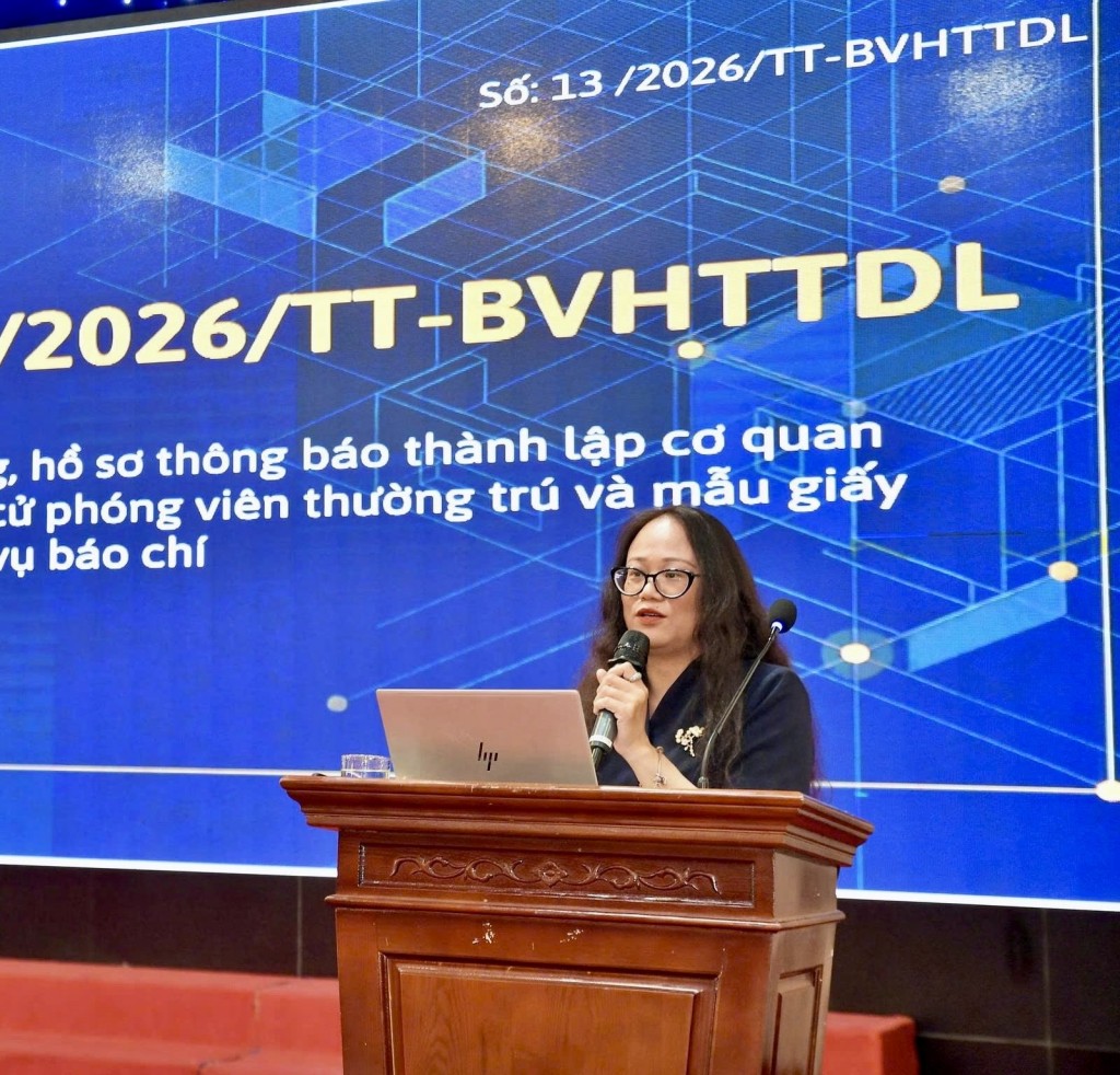 Hoàn thành khóa bồi dưỡng tối thiểu 40 tiết: Điều kiện cấp thẻ nhà báo lần đầu