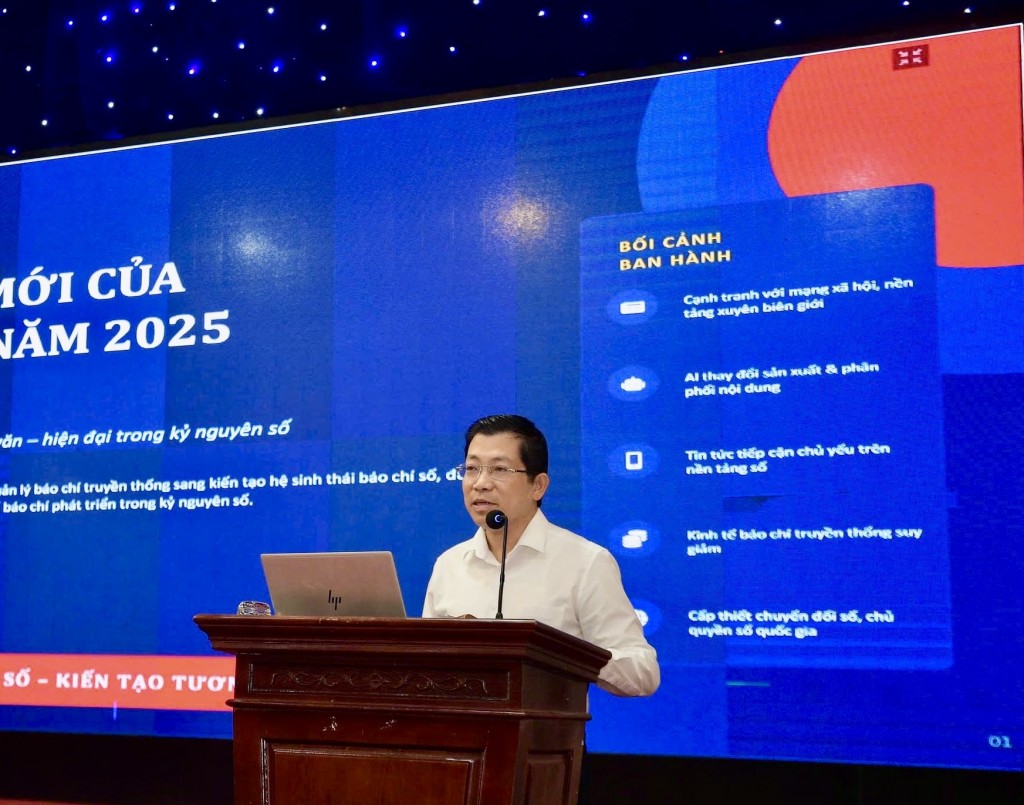 Hoàn thành khóa bồi dưỡng tối thiểu 40 tiết: Điều kiện cấp thẻ nhà báo lần đầu