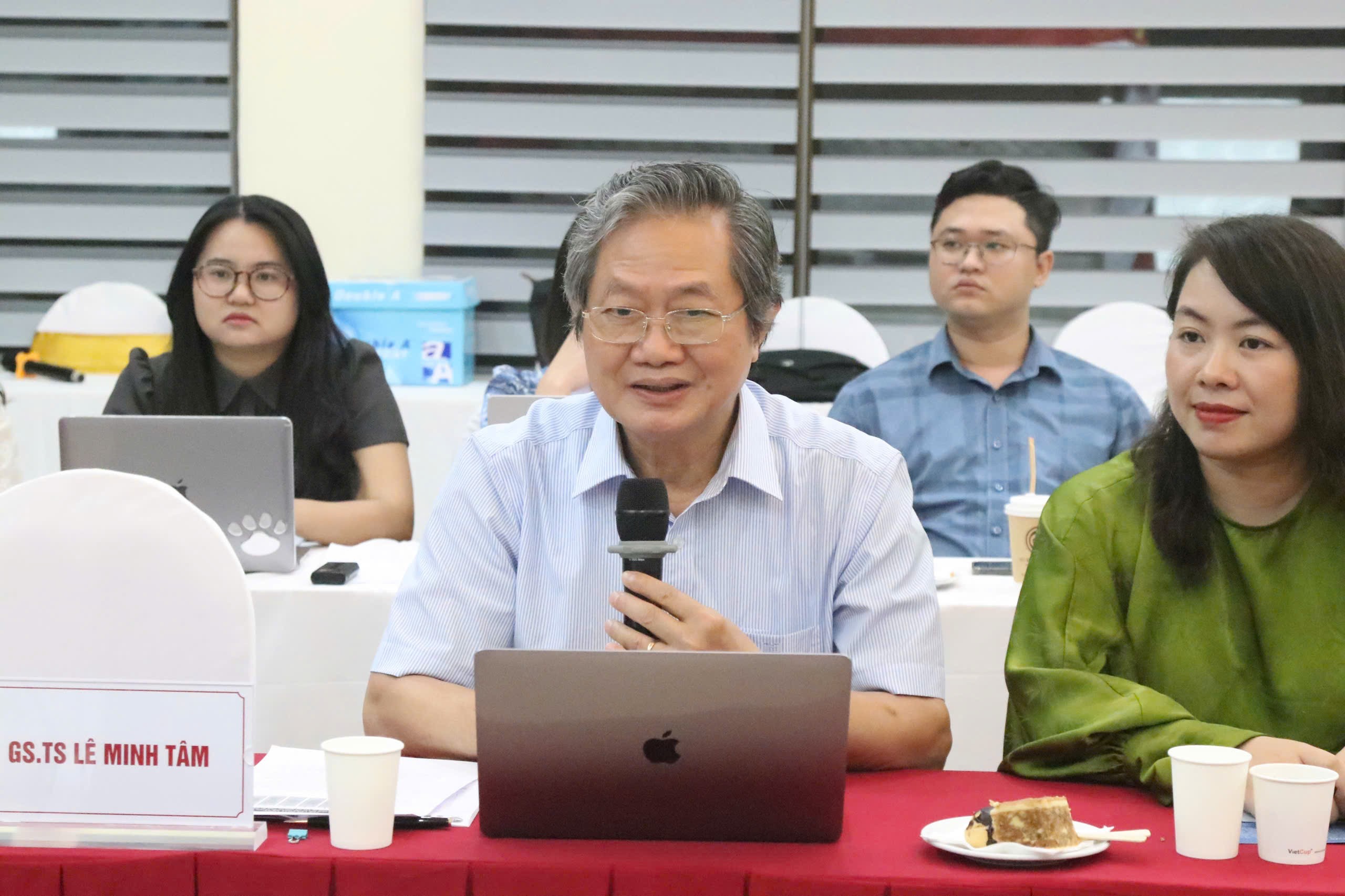 Tiếp tục hoàn thiện khung pháp lý về kinh tế số đồng bộ, an toàn, dễ tuân thủ, tạo lợi thế cạnh tranh quốc gia