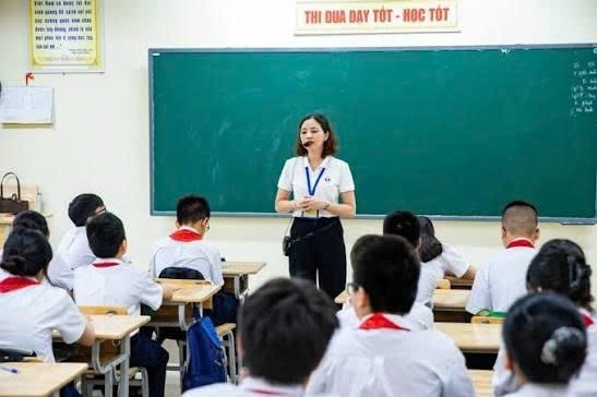 Hoàn thiện pháp luật về phổ biến, giáo dục pháp luật đối với viên chức tại các cơ sở giáo dục công lập