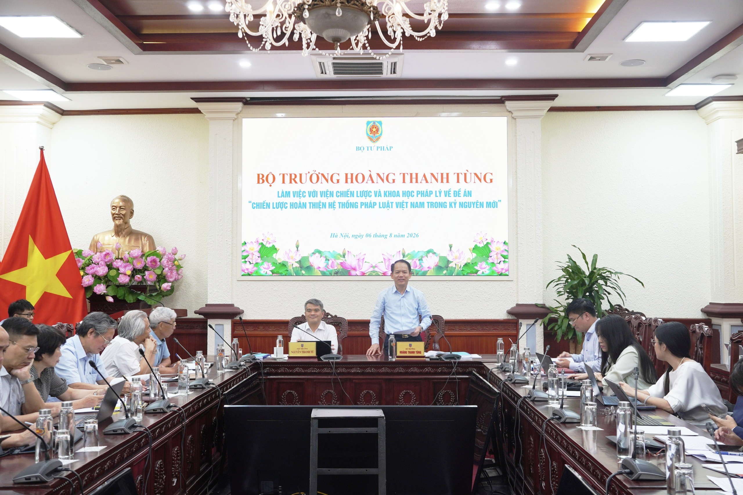 Xác định pháp luật là công cụ hiện thực hóa các mục tiêu phát triển của Đảng và Nhà nước
