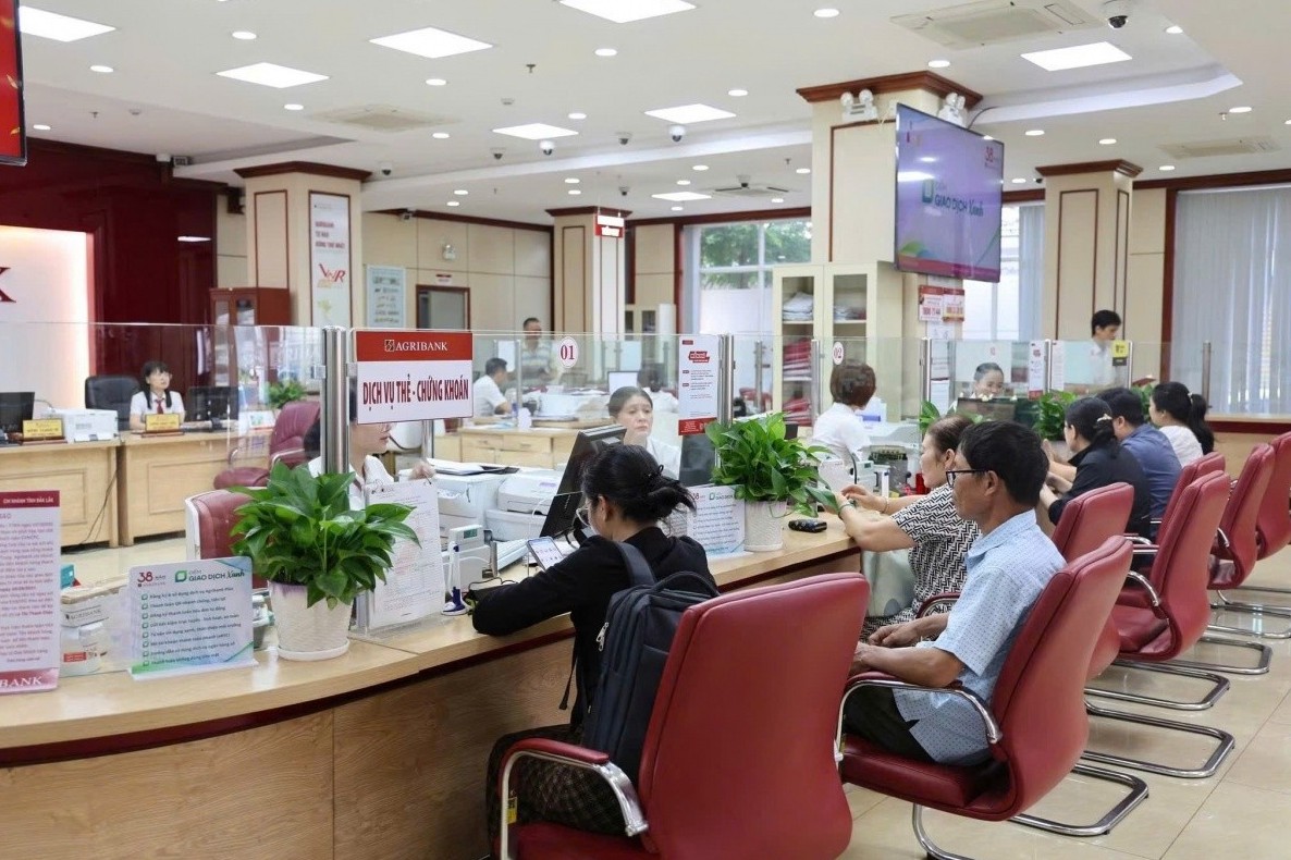 Nâng cao hiệu quả phổ biến, giáo dục pháp luật trong lĩnh vực ngân hàng cho người gửi tiền ở Việt Nam