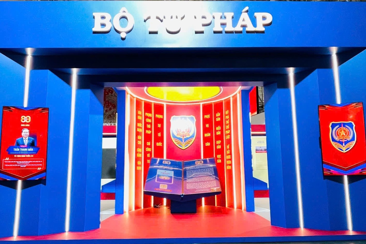 Nhiều hoạt động ý nghĩa được tổ chức nhân kỷ niệm 81 năm Ngày truyền thống ngành Tư pháp Việt Nam