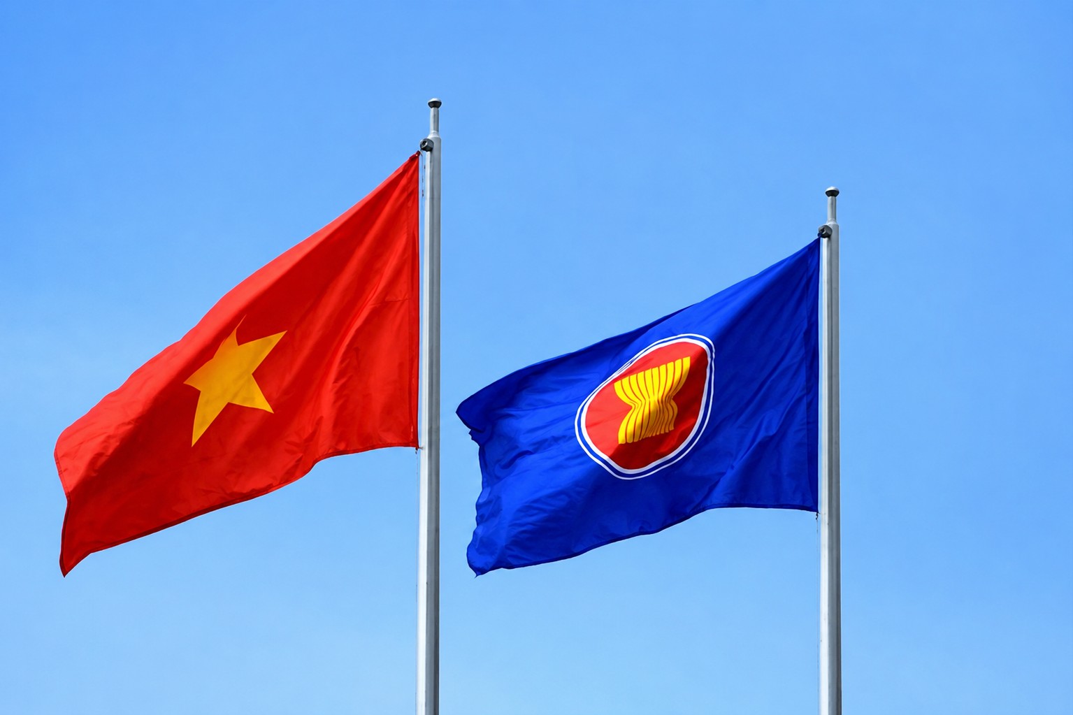 Khẳng định vị thế của ASEAN và vai trò chủ động, có trách nhiệm, từng bước tham gia kiến tạo của Việt Nam