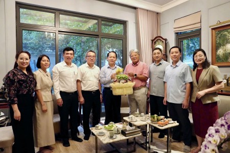 Lãnh đạo Bộ Tư pháp thăm nguyên Lãnh đạo Bộ qua các thời kỳ