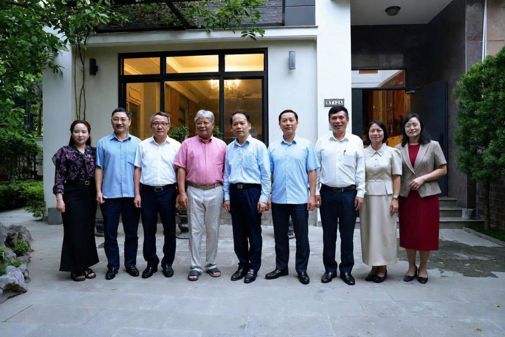 Lãnh đạo Bộ Tư pháp thăm nguyên Lãnh đạo Bộ qua các thời kỳ