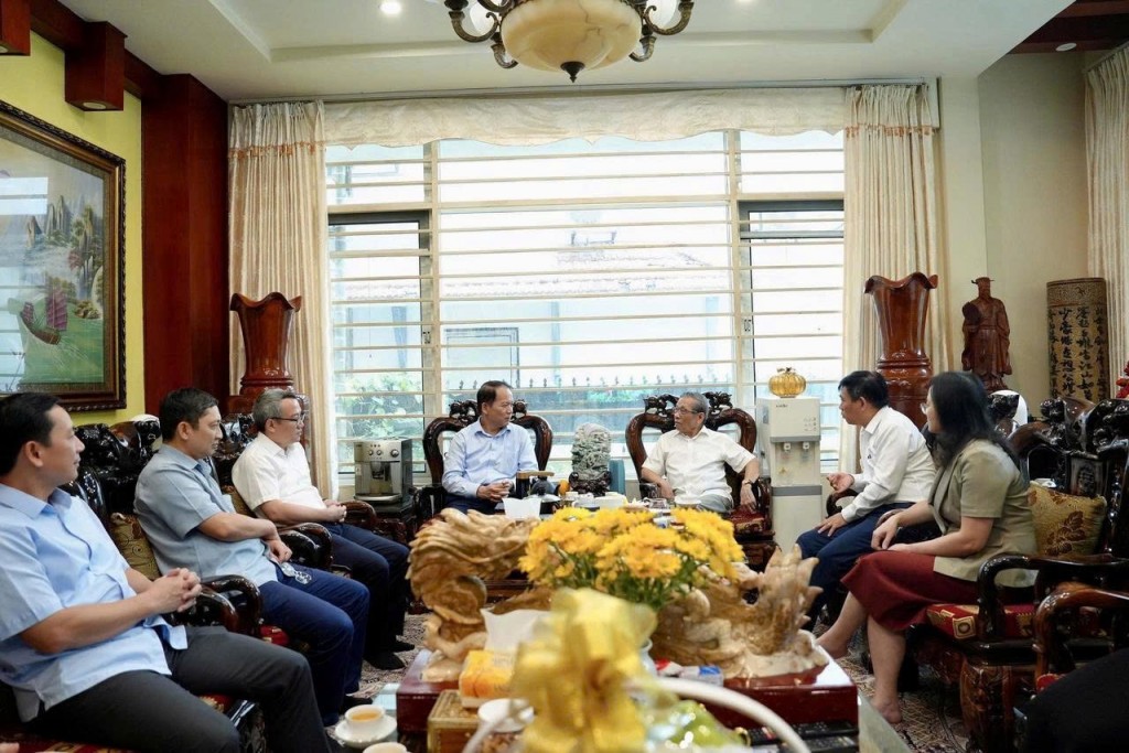 Lãnh đạo Bộ Tư pháp thăm nguyên Lãnh đạo Bộ qua các thời kỳ
