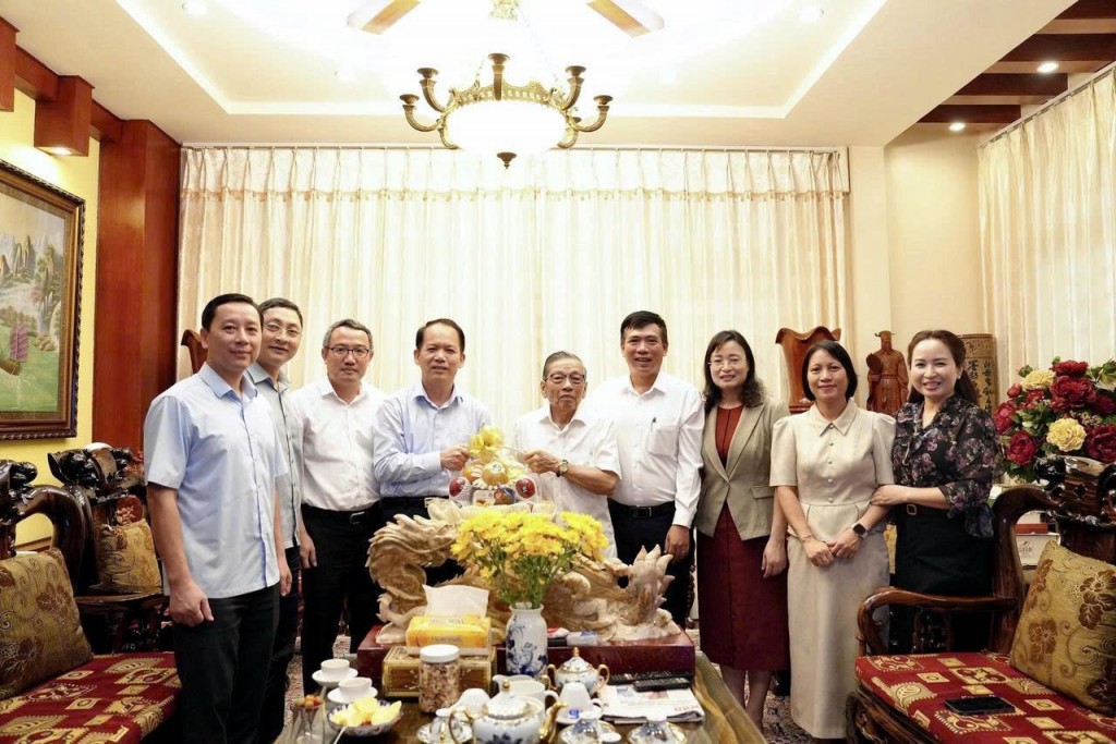 Lãnh đạo Bộ Tư pháp thăm nguyên Lãnh đạo Bộ qua các thời kỳ